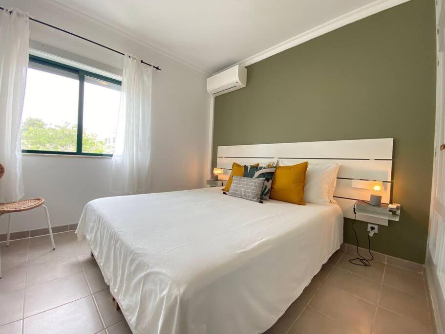 Apartamento Amparo-T2 C/Piscina Carvoeiro  Exteriör bild